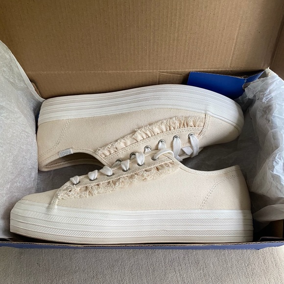 WOMAN’S TRIPLE KICK RUFFLE NATURAL WHITE KEDS SNEAKERS SZ 7M NWT - Picture 6 of 8